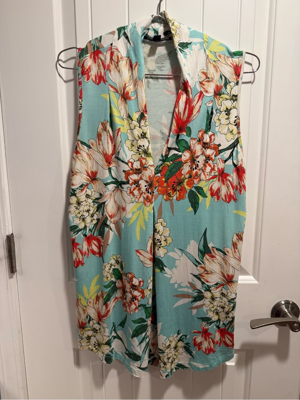 Cable & Gauge Sleeveless Blue Floral Top